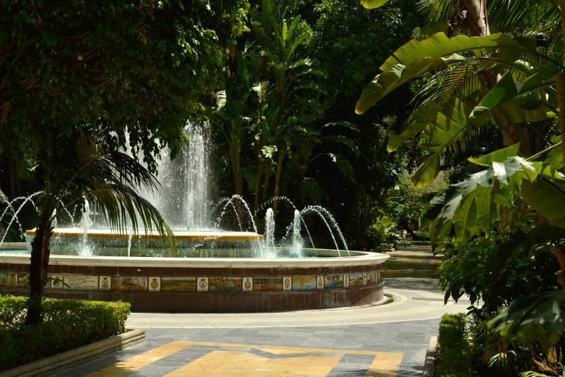 Paseo del Parque Gardens